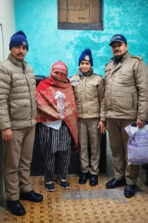 लालकुआं की पॉश कॉलोनी में अवैध शराब का भंडाफोड़, महिला तस्कर गिरफ्तार